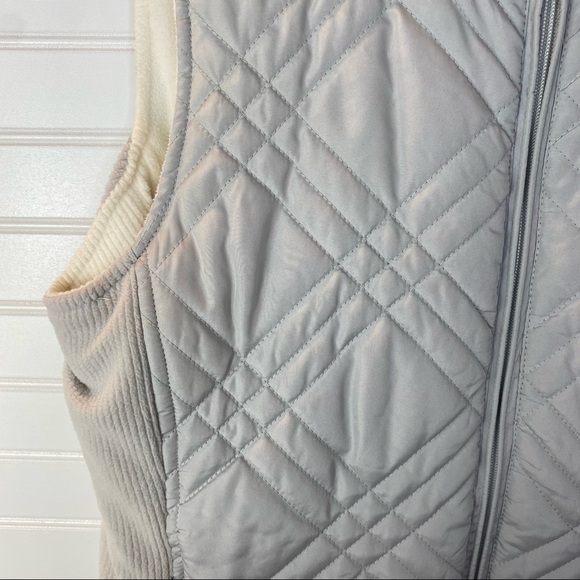 Izod Puffer Vest Reversible Zip Up Fleece Lightweight Grayish White Vest Sz M - Picture 3 of 12